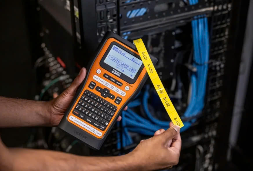 Máy in nhãn Brother PT-E560BTVP 0944523668